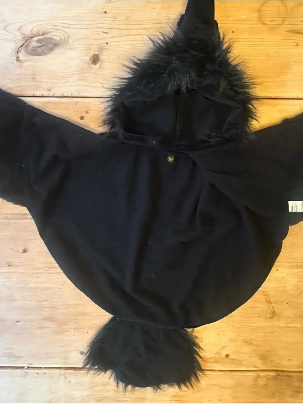 N/A raven cape